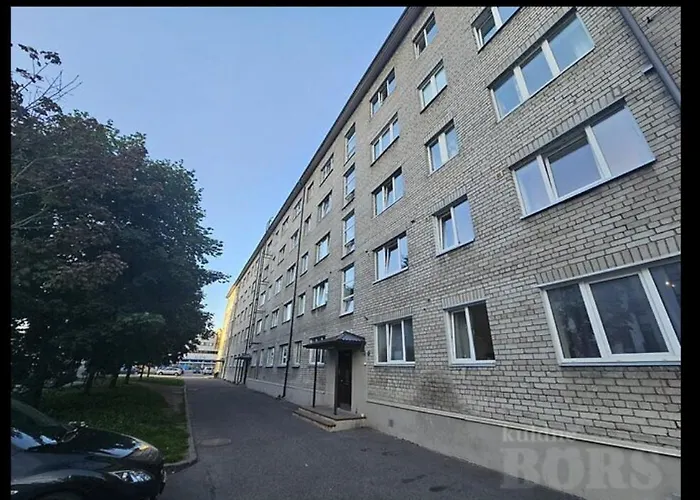 Private At 2 Km From Airport *