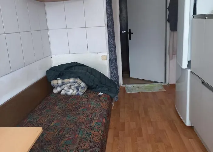 Private At 2 Km From Airport