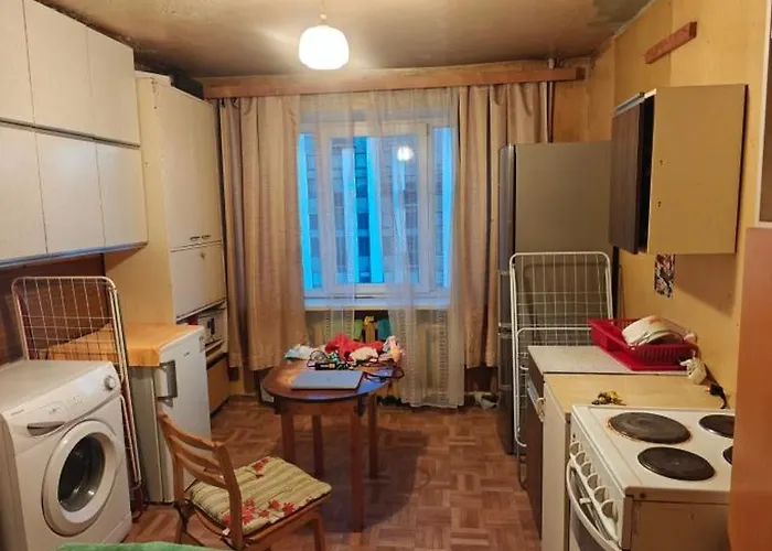 Private At 2 Km From Airport *